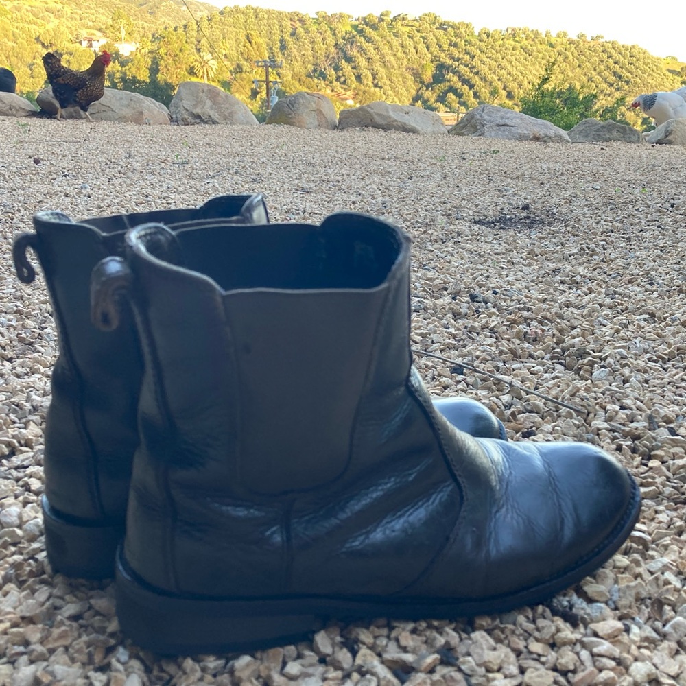 Kodiak Chelsea boot, used, but still kicking!